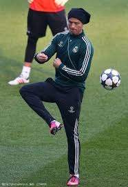 [德甲]戴尔右路横传 凯恩接球转身劲射破门