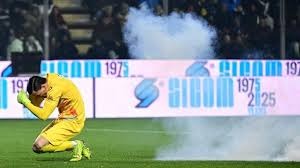 [井]nba交易市场[井] John Hollinger：字母哥和雄鹿目前的局面让人想起利拉德在开拓者的最后时光。双方都不想成为‘坏人’，先按下分手键。